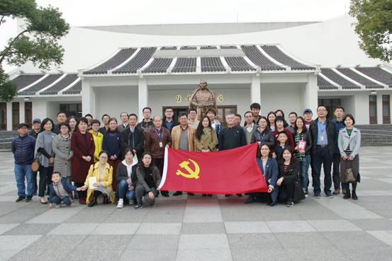 图片包含 户外, 建筑物, 天空, 道路  自动生成的说明
